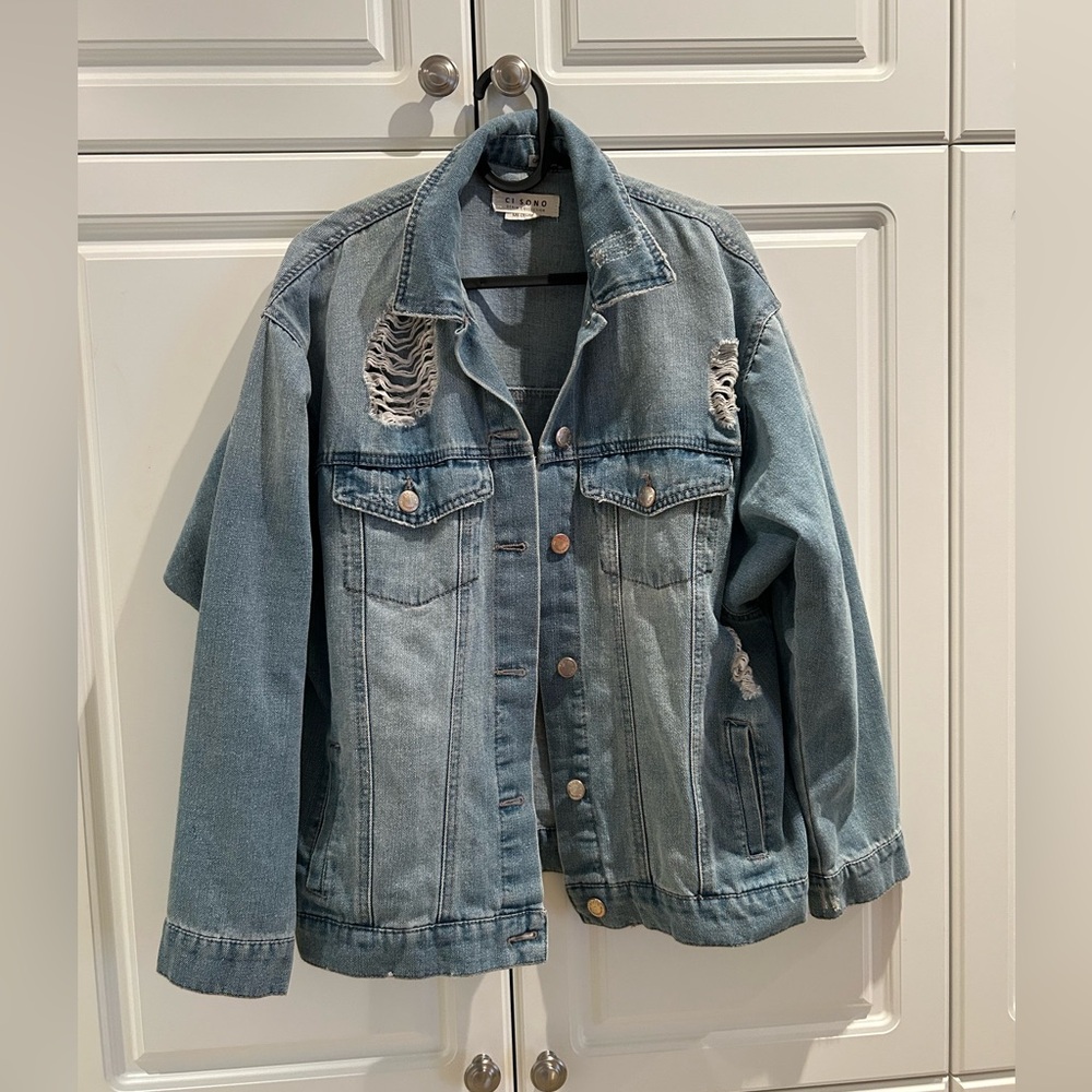 Ladies Jean Jacket Size Medium In Great Condition